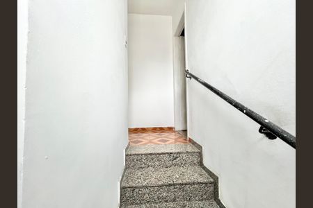Casa à venda com 130m², 2 quartos e 1 vagaEscada