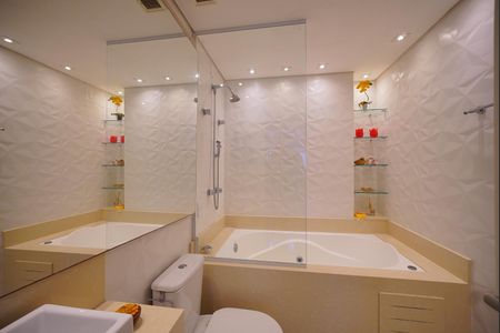 Banheiro social de apartamento para alugar com 2 quartos, 67m² em Coqueiros, Florianópolis