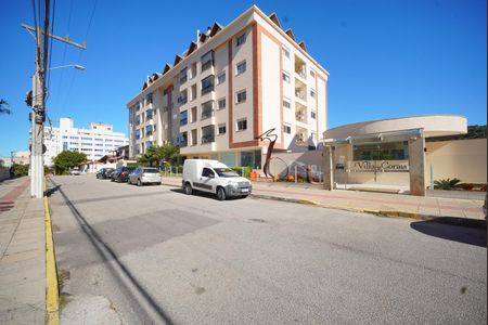 Fachada de apartamento para alugar com 2 quartos, 67m² em Coqueiros, Florianópolis