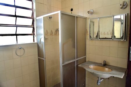 Casa à venda com 300m², 7 quartos e 3 vagas Casa à venda com 300m², 7 quartos e 3 vagasBanheiro