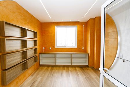 Apartamento à venda com 65m², 2 quartos e 2 vagasmercado