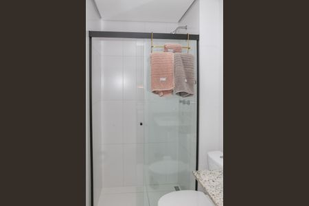 Banheiro de kitnet/studio para alugar com 1 quarto, 29m² em Vila Anglo Brasileira, São Paulo