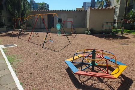 Apartamento à venda com 72m², 2 quartos e sem vagaÁrea comum - Playground