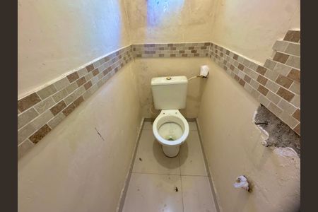Casa à venda com 288m², 2 quartos e 1 vagaBanheiro 2