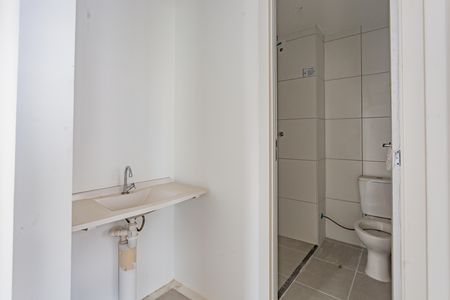 Apartamento à venda com 37m², 2 quartos e sem vaga Apartamento à venda com 37m², 2 quartos e sem vagaBanheiro social