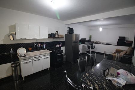 Casa à venda com 706m², 4 quartos e 4 vagasSala 2