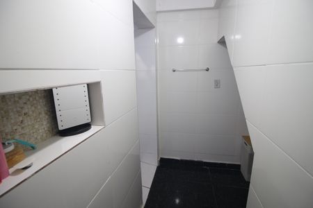 Casa à venda com 706m², 4 quartos e 4 vagasBanheiro 2