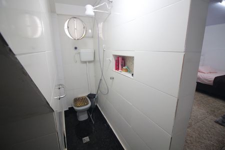 Casa à venda com 706m², 4 quartos e 4 vagasBanheiro 2
