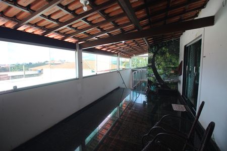 Casa à venda com 706m², 4 quartos e 4 vagasVaranda