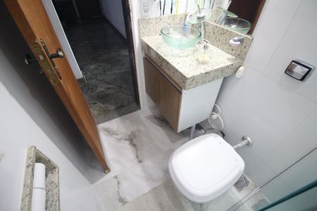 Casa à venda com 706m², 4 quartos e 4 vagasBanheiro 1