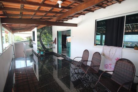 Casa à venda com 706m², 4 quartos e 4 vagasVaranda