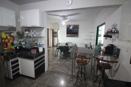 Casa à venda com 706m², 4 quartos e 4 vagasCozinha