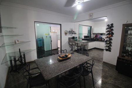 Casa à venda com 706m², 4 quartos e 4 vagasCozinha