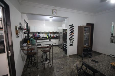 Casa à venda com 706m², 4 quartos e 4 vagasCozinha