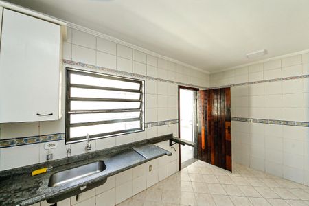 Casa à venda com 3 quartos, 104m² em Vila Lucia, São Paulo