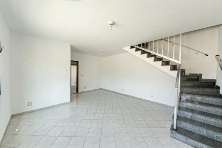 Casa à venda com 3 quartos, 104m² em Vila Lucia, São Paulo