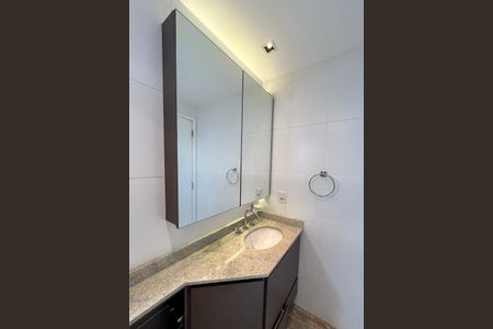 Apartamento à venda com 96m², 2 quartos e 2 vagasBanheiro da Suíte