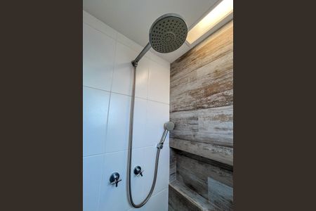 Apartamento à venda com 96m², 2 quartos e 2 vagasDetalhe do Banheiro da Suite