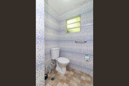 Casa para alugar com 100m², 2 quartos e 2 vagas Casa para alugar com 100m², 2 quartos e 2 vagasBanheiro