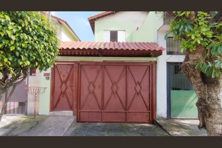 Casa para alugar com 100m², 2 quartos e 2 vagasFachada