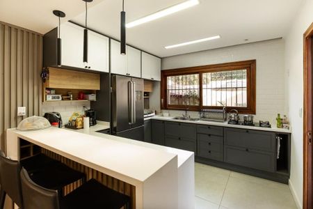 Cozinha de casa para alugar com 4 quartos, 311m² em Chácara das Pedras, Porto Alegre