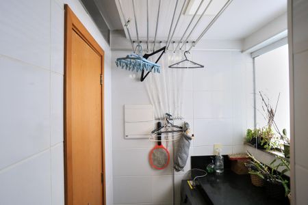 Apartamento para alugar com 84m², 3 quartos e 2 vagas Apartamento para alugar com 84m², 3 quartos e 2 vagasCozinha e Área de Serviço