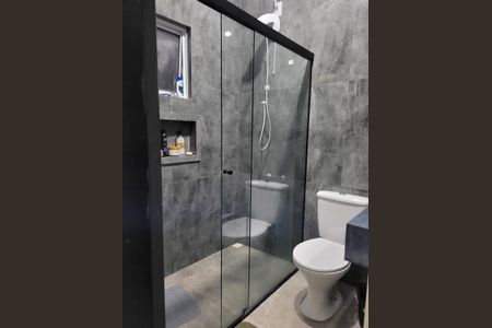 Banheiro de apartamento para alugar com 2 quartos, 120m² em Canasvieiras, Florianópolis