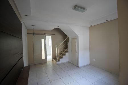 Casa de condomínio para alugar com 86m², 2 quartos e 1 vaga