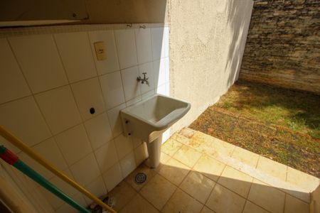 Casa de condomínio para alugar com 86m², 2 quartos e 1 vaga