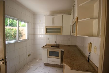 Casa de condomínio para alugar com 86m², 2 quartos e 1 vaga