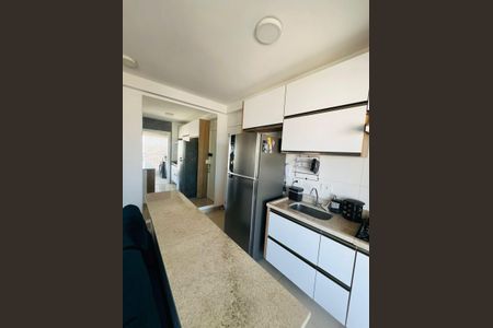 Cozinha de apartamento para alugar com 1 quarto, 42m² em Vila Diva, São Paulo