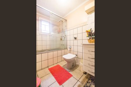 Casa de condomínio à venda com 468m², 3 quartos e 4 vagas Casa de condomínio à venda com 468m², 3 quartos e 4 vagasBanheiro da Suíte