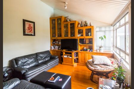 Casa de condomínio à venda com 468m², 3 quartos e 4 vagas Casa de condomínio à venda com 468m², 3 quartos e 4 vagasSala