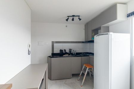 Sala/Cozinha de apartamento para alugar com 1 quarto, 32m² em Uberaba, Curitiba