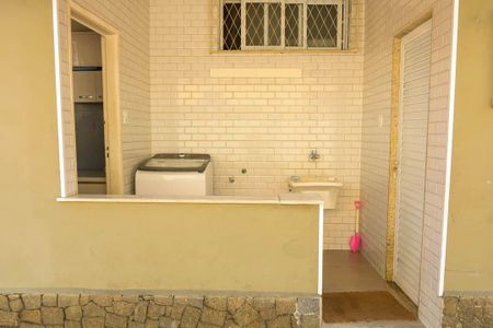 Casa à venda com 173m², 3 quartos e 4 vagasÁrea de Serviço