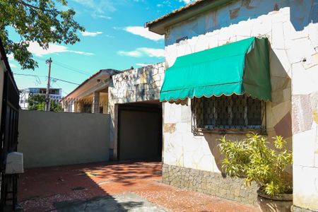 Casa à venda com 173m², 3 quartos e 4 vagasFrente