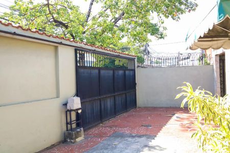 Casa à venda com 173m², 3 quartos e 4 vagasFrente