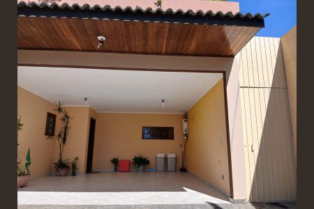 Casa de condomínio para alugar com 450m², 3 quartos e 4 vagas Casa de condomínio para alugar com 450m², 3 quartos e 4 vagasGaragem