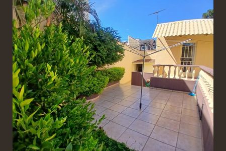 Casa de condomínio para alugar com 450m², 3 quartos e 4 vagas Casa de condomínio para alugar com 450m², 3 quartos e 4 vagasÁrea externa