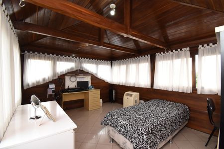 Casa de condomínio para alugar com 450m², 3 quartos e 4 vagasÁtico