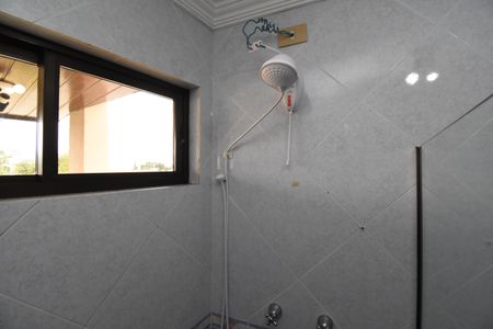 Casa de condomínio para alugar com 450m², 3 quartos e 4 vagasBanheiro 2