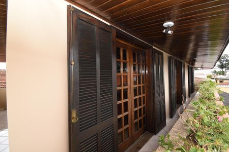 Casa de condomínio para alugar com 450m², 3 quartos e 4 vagasSacada dos Quartos