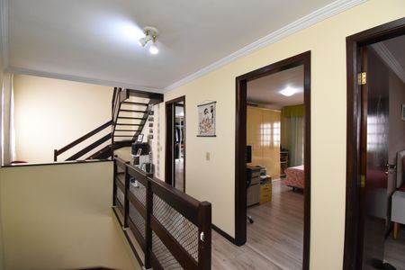 Casa de condomínio para alugar com 450m², 3 quartos e 4 vagasCorredor/Escadas