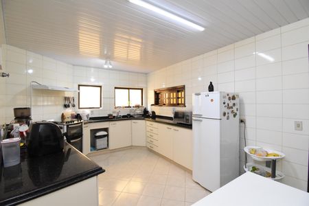 Casa de condomínio para alugar com 450m², 3 quartos e 4 vagasCozinha