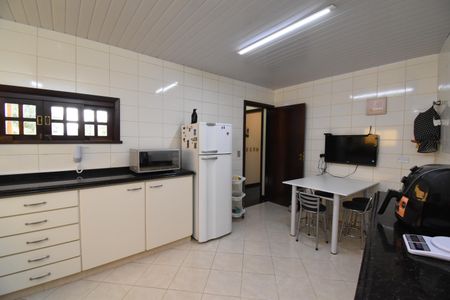 Casa de condomínio para alugar com 450m², 3 quartos e 4 vagasCozinha