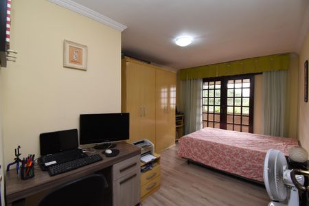 Casa de condomínio para alugar com 450m², 3 quartos e 4 vagasQuarto 2