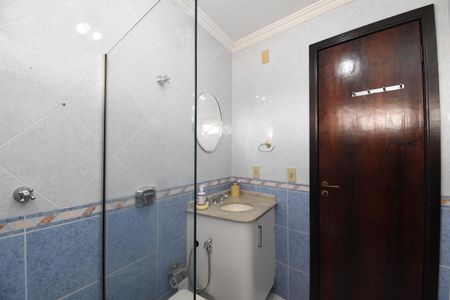 Casa de condomínio para alugar com 450m², 3 quartos e 4 vagasBanheiro 2