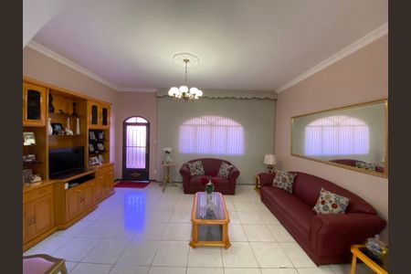 Casa à venda com 3 quartos, 212m² em Inhaúma, Rio de Janeiro