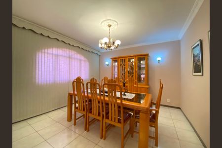 Casa à venda com 3 quartos, 212m² em Inhaúma, Rio de Janeiro