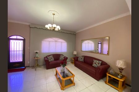 Casa à venda com 3 quartos, 212m² em Inhaúma, Rio de Janeiro